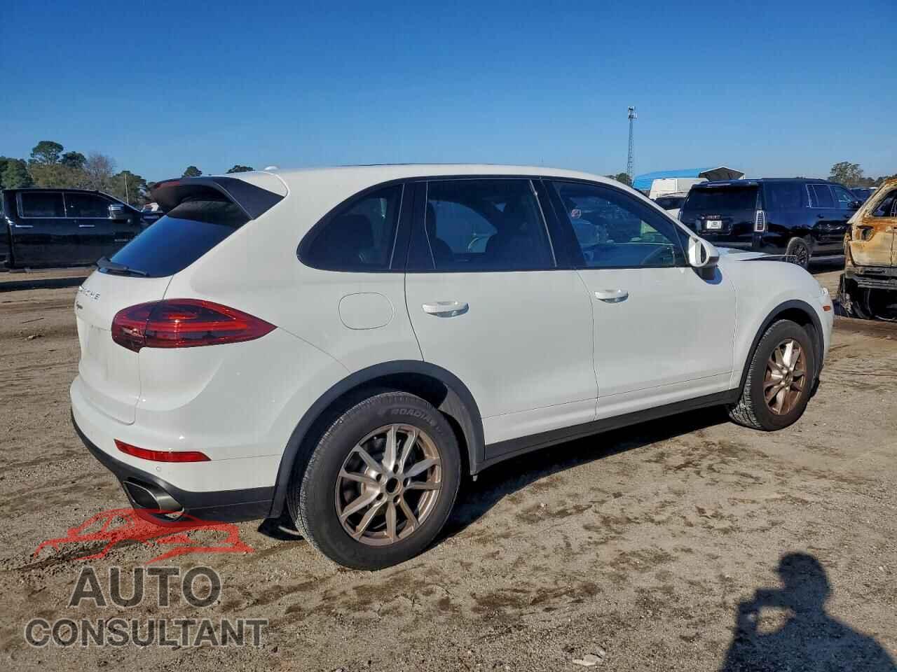 PORSCHE CAYENNE 2016 - WP1AA2A23GLA10977