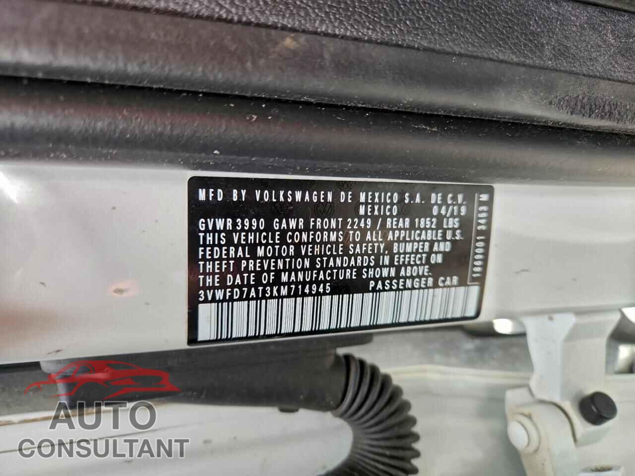VOLKSWAGEN BEETLE 2019 - 3VWFD7AT3KM714945