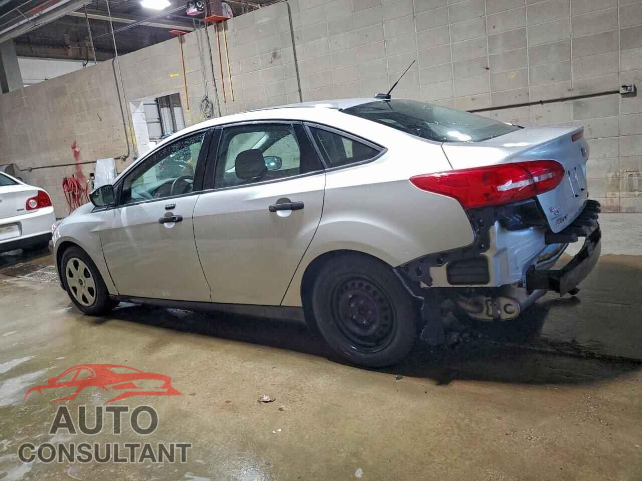 FORD FOCUS 2015 - 1FADP3E24FL308357