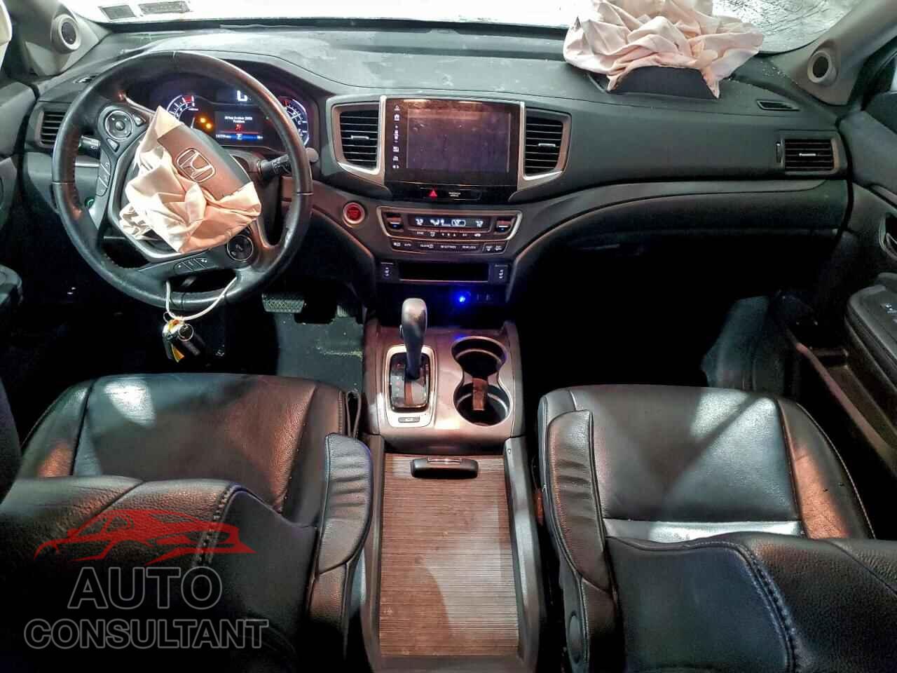 HONDA PILOT 2017 - 5FNYF6H55HB044884