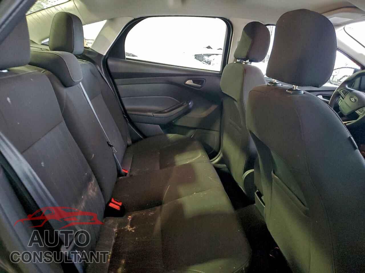 FORD FOCUS 2016 - 1FADP3F24GL229156