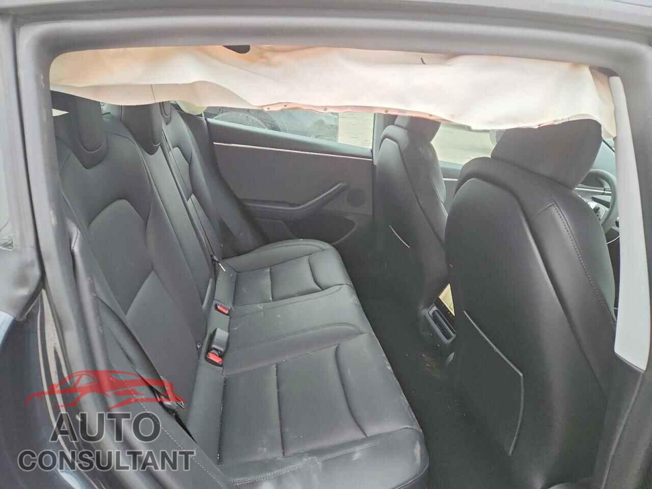 TESLA MODEL 3 2024 - 5YJ3E1EA9RF746614