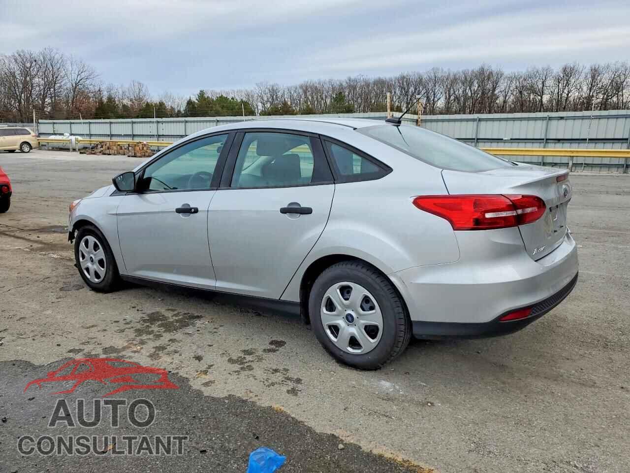 FORD FOCUS 2017 - 1FADP3E24HL229984