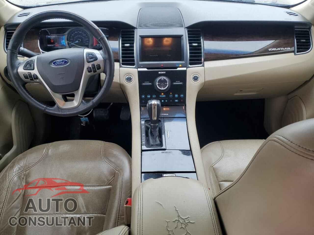 FORD TAURUS 2018 - 1FAHP2F86JG129933
