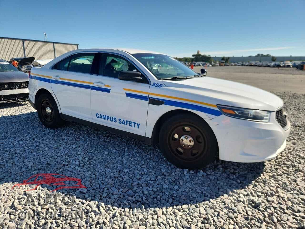 FORD TAURUS 2018 - 1FAHP2L85JG104669