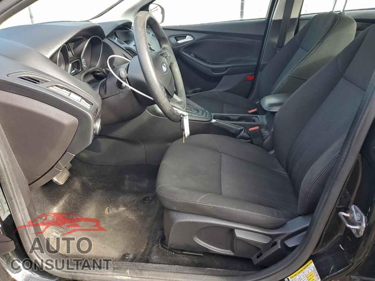 FORD FOCUS 2015 - 1FADP3F23FL217420