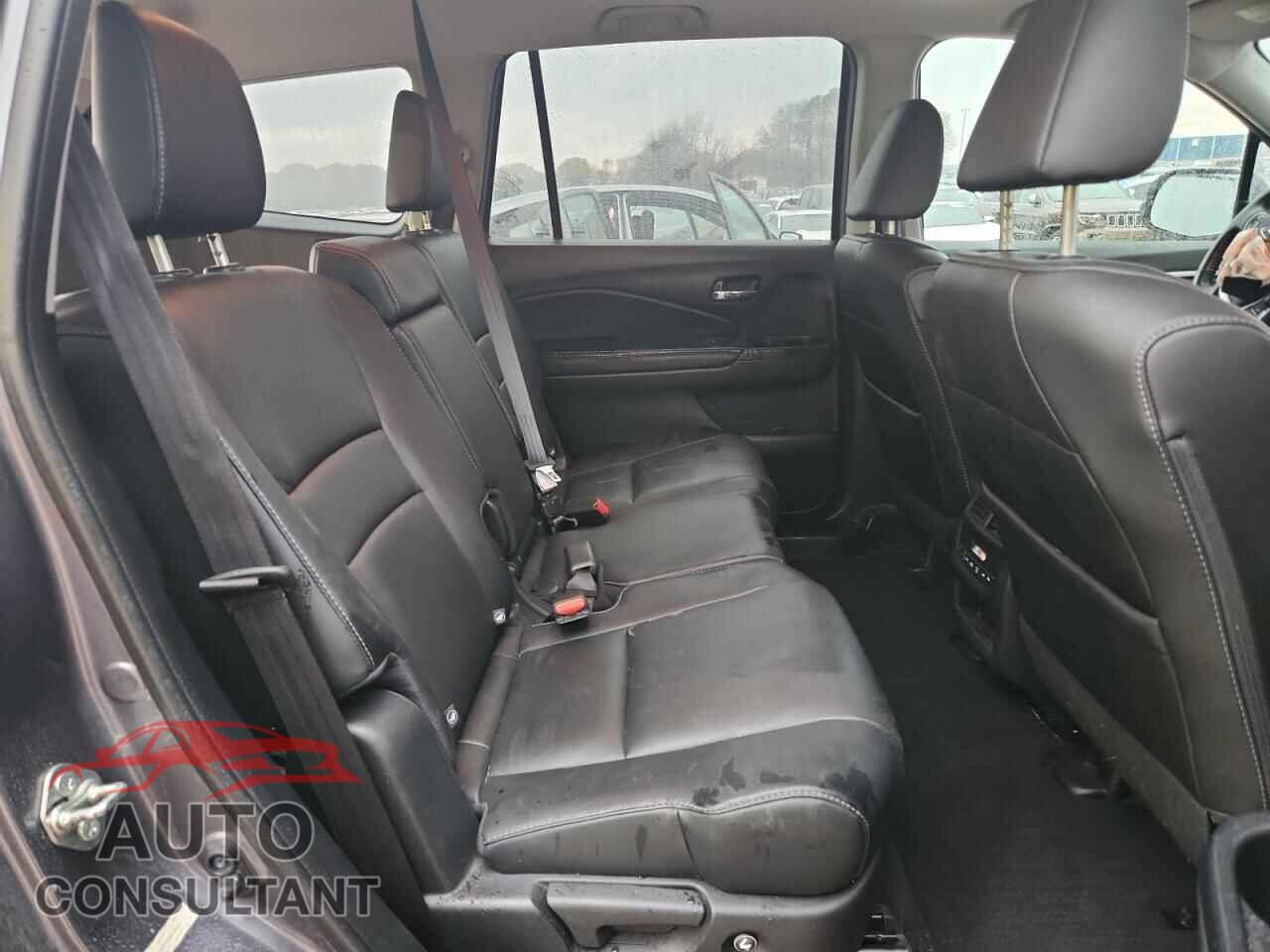HONDA PILOT 2016 - 5FNYF6H51GB018054