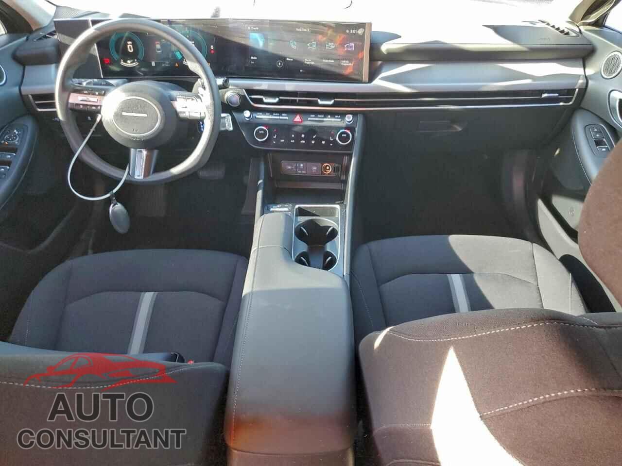 HYUNDAI SONATA 2024 - KMHL64JA2RA389558