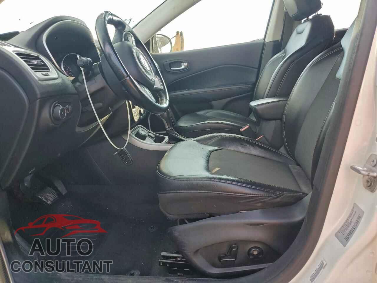JEEP COMPASS 2018 - 3C4NJDBB2JT131606