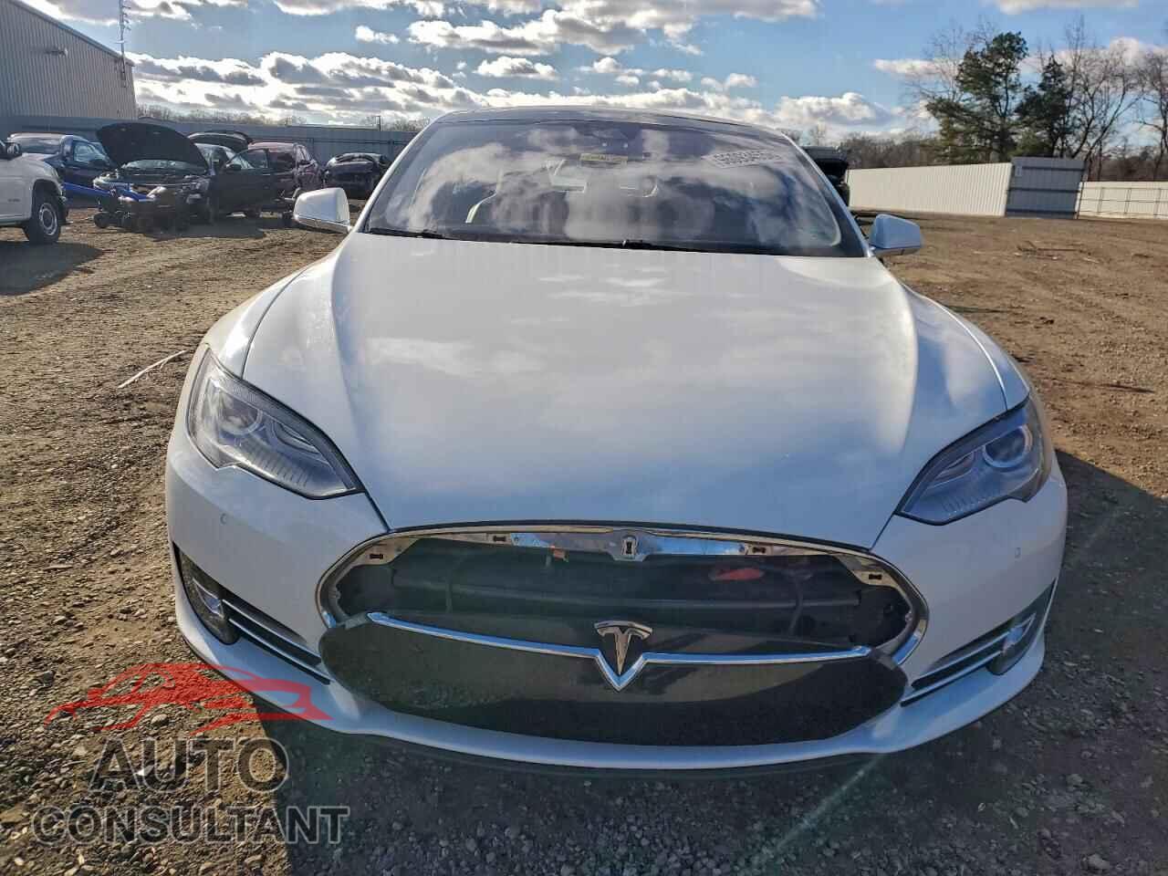 TESLA MODEL S 2015 - 5YJSA1H2XFF081679