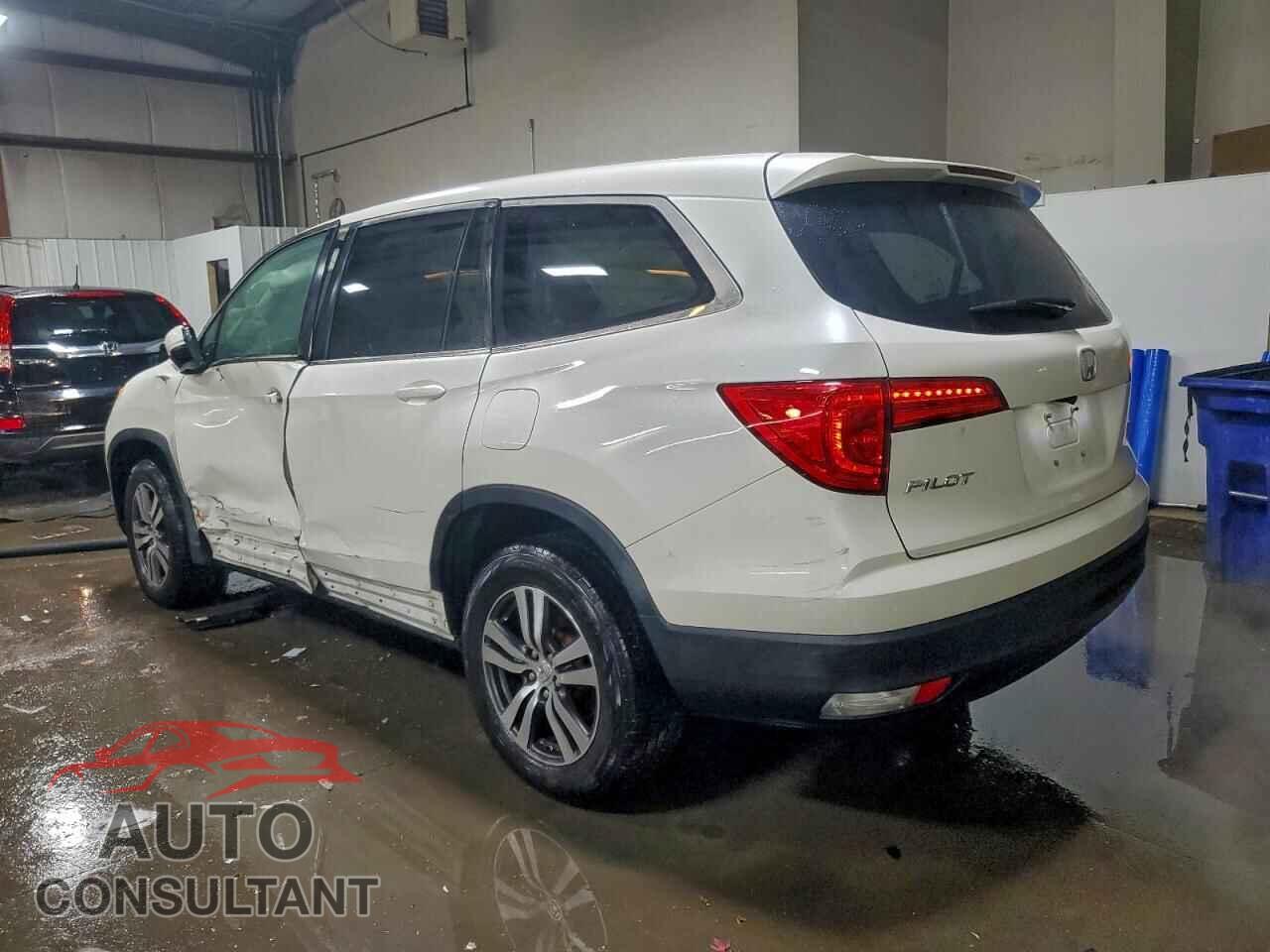 HONDA PILOT 2017 - 5FNYF6H65HB022862