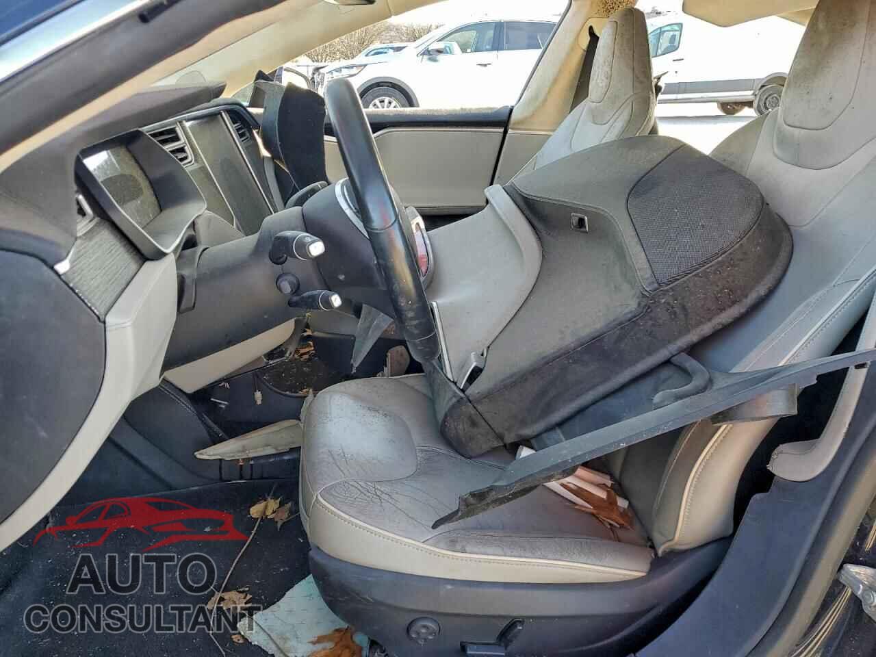 TESLA MODEL S 2014 - 5YJSA1H14EFP52611