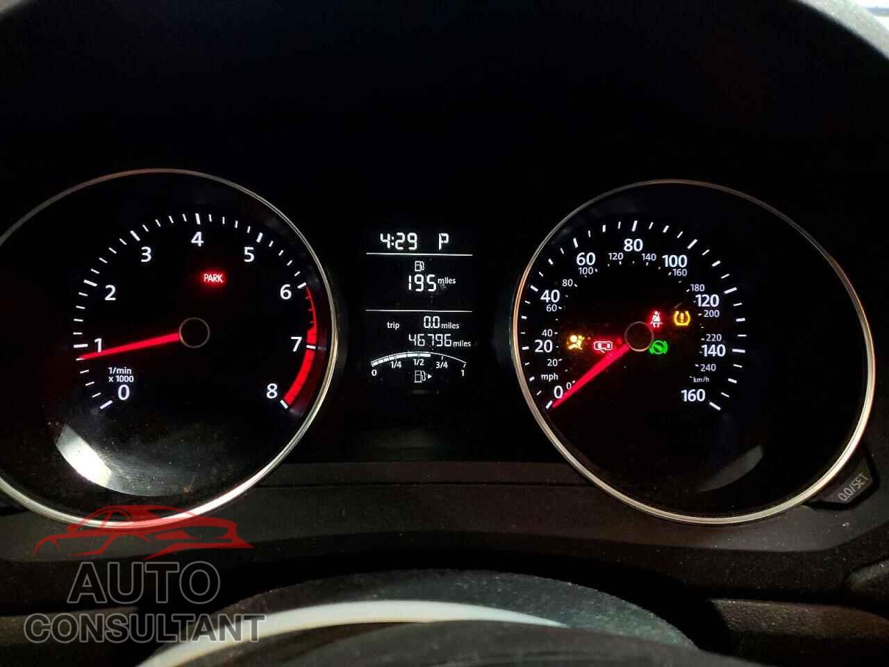 VOLKSWAGEN JETTA 2017 - 3VW2B7AJ2HM240577