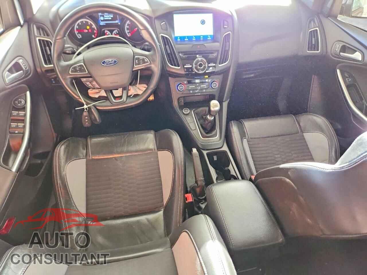 FORD FOCUS 2017 - 1FADP3L9XHL204992