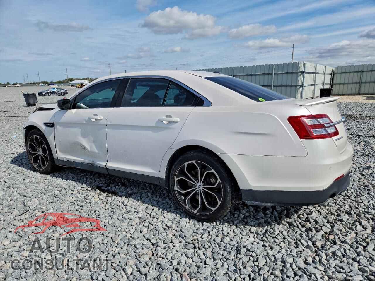 FORD TAURUS 2019 - 1FAHP2KT2KG107097