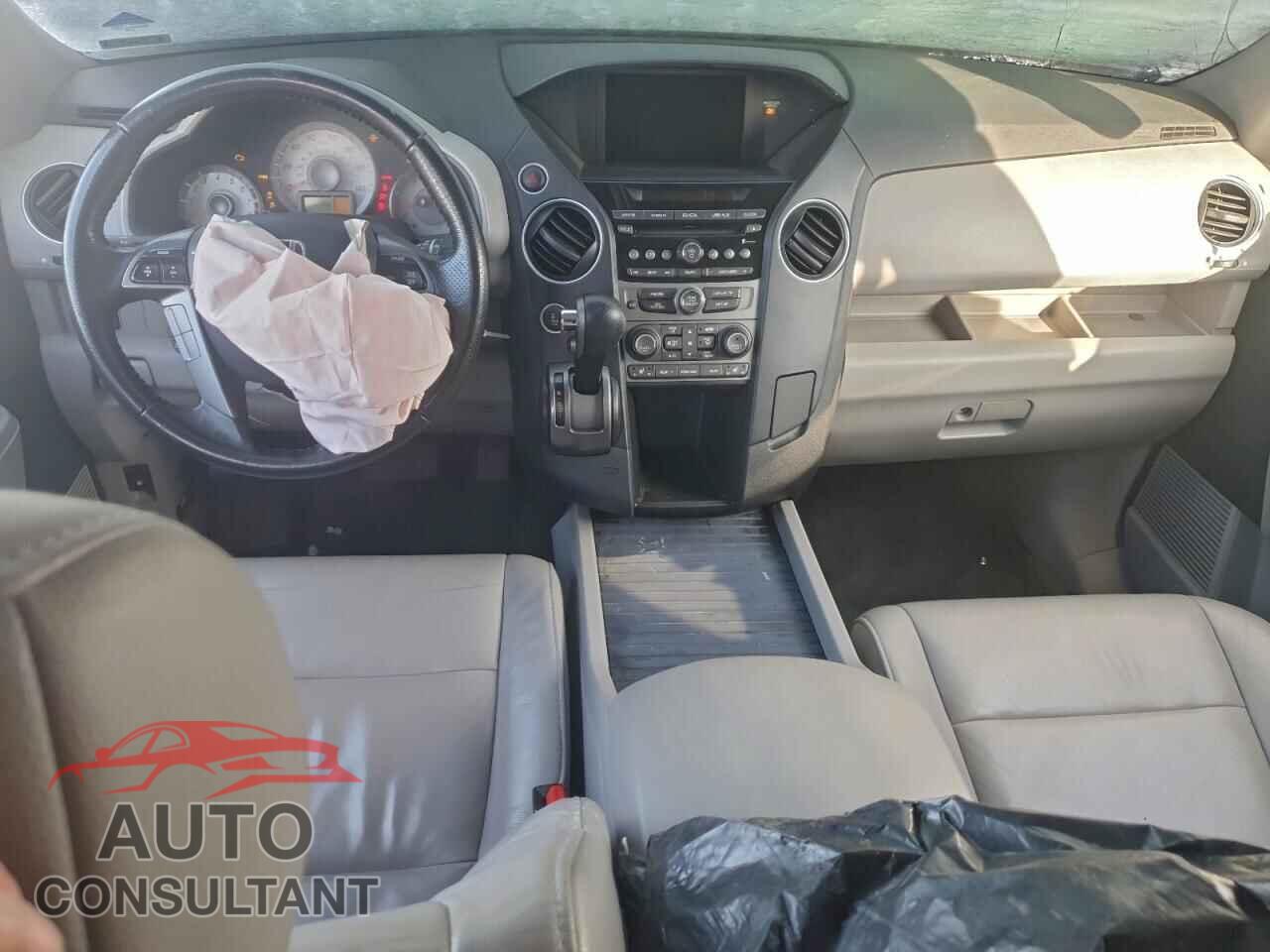 HONDA PILOT 2015 - 5FNYF4H50FB026083
