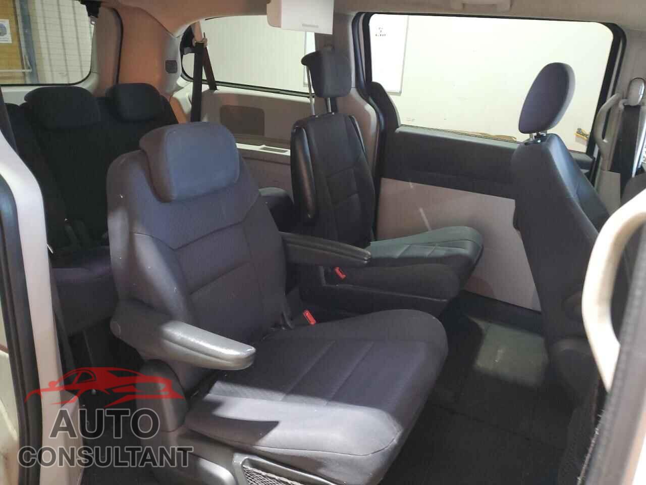DODGE CARAVAN 2010 - 2D4RN5D11AR211579