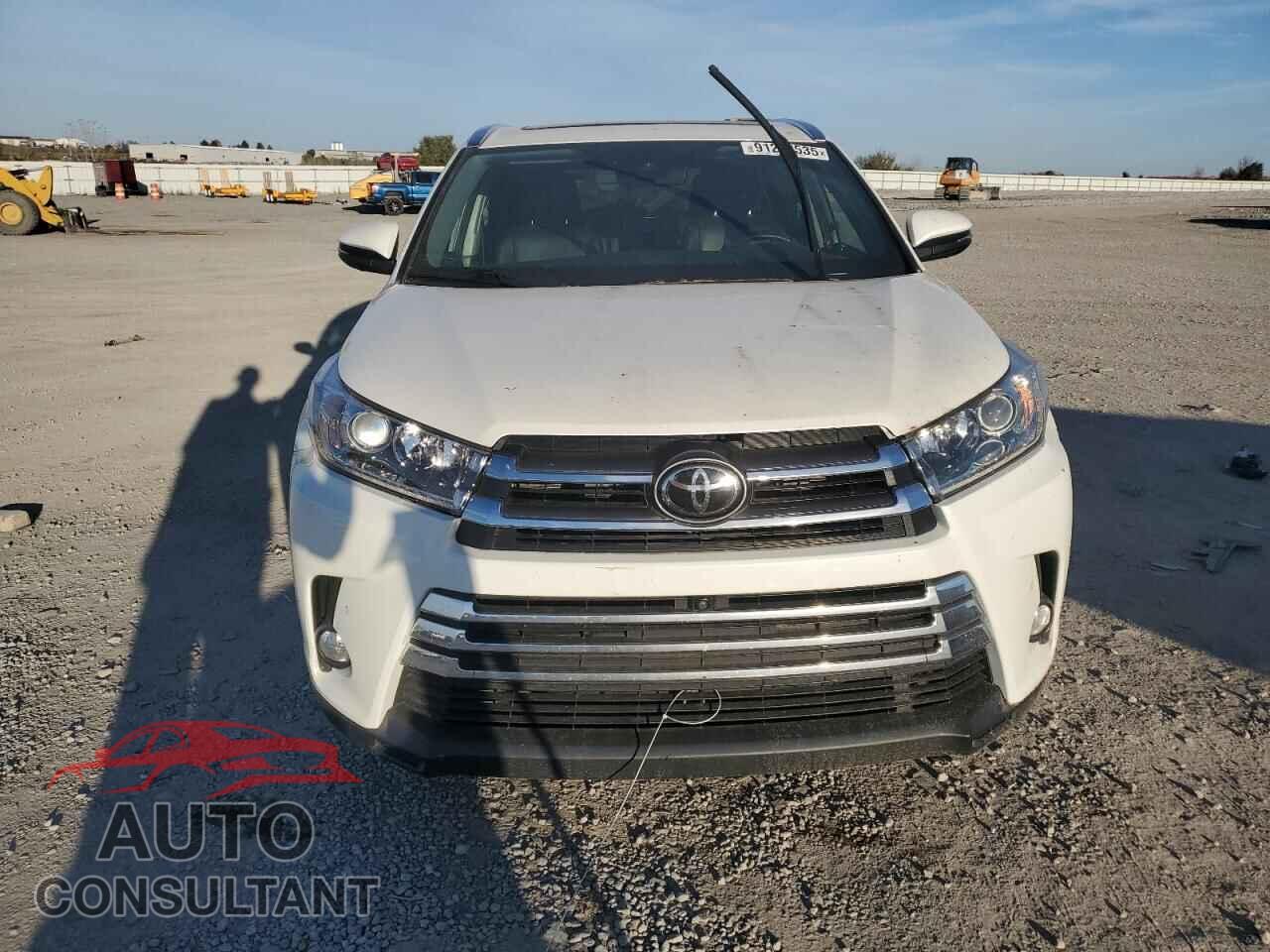 TOYOTA HIGHLANDER 2018 - 5TDDZRFH8JS822472