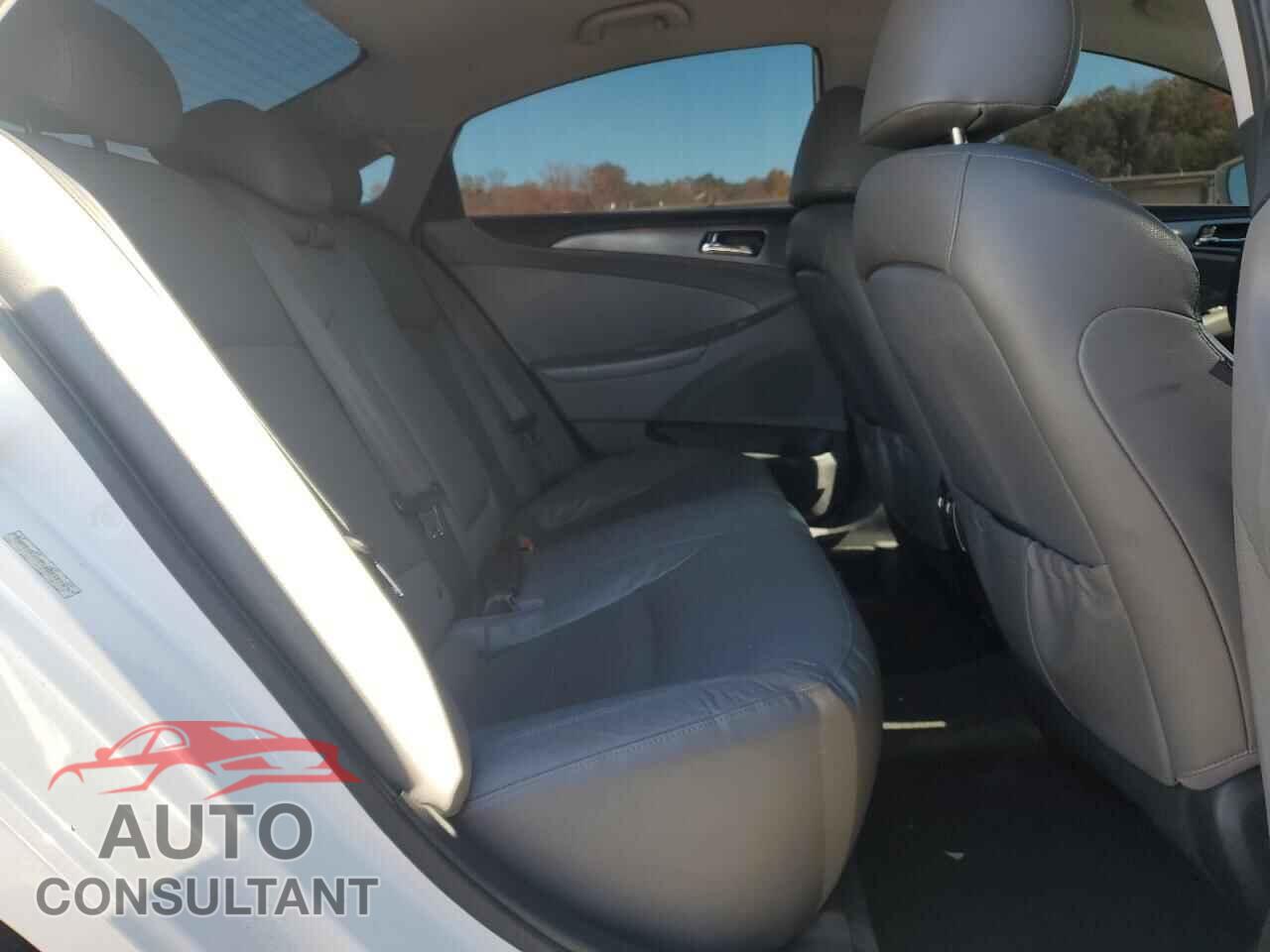 HYUNDAI SONATA 2012 - KMHEC4A40CA033595