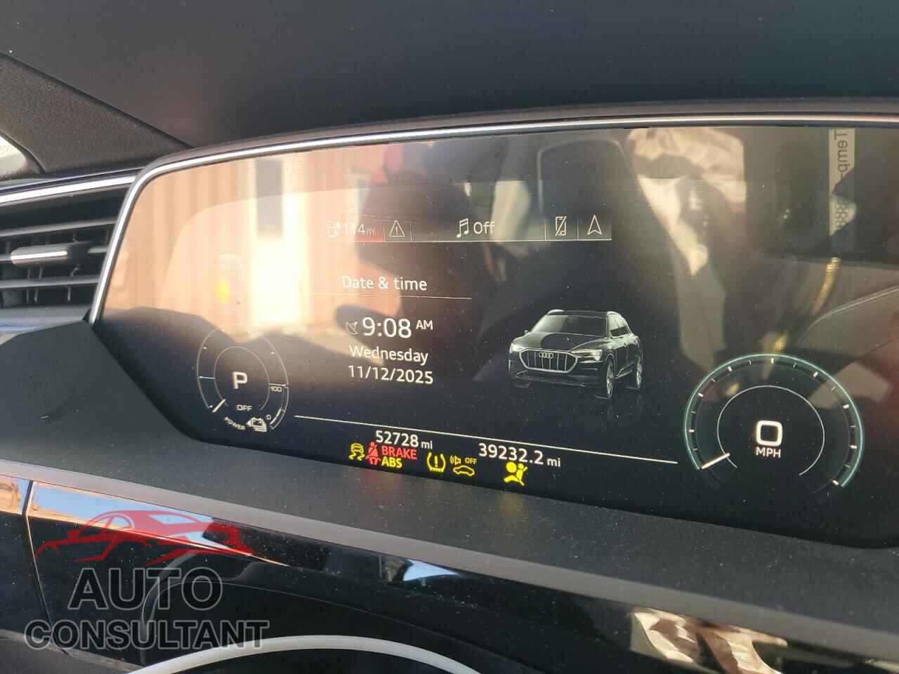 AUDI E-TRON 2019 - WA1LAAGE6KB005352