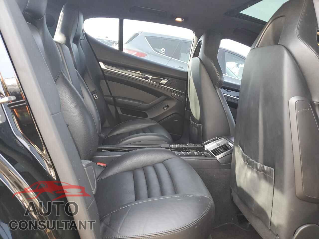 PORSCHE PANAMERA 2014 - WP0AF2A75EL083019