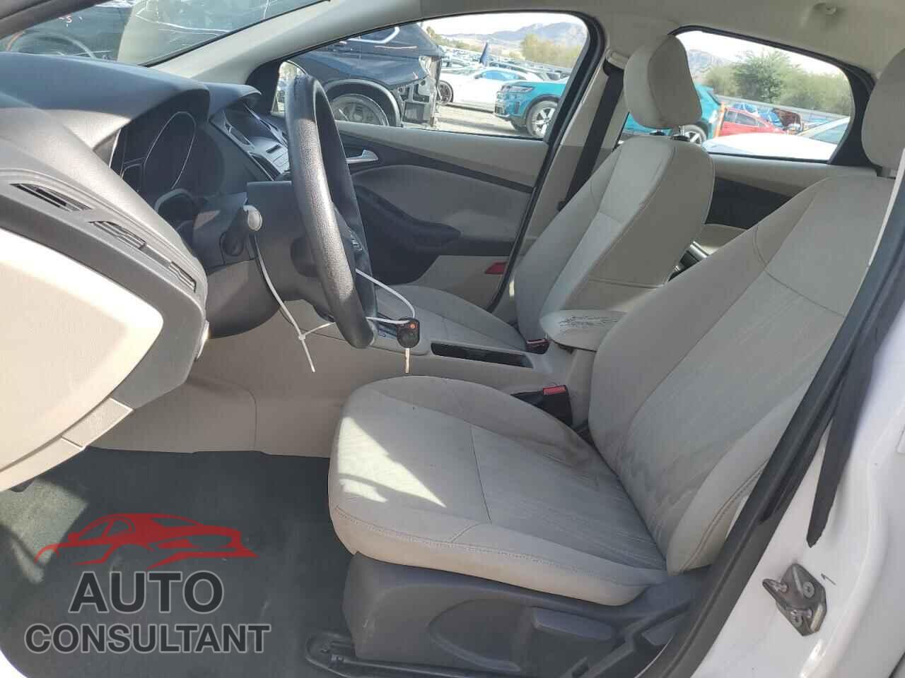 FORD FOCUS 2015 - 1FADP3F24FL262723