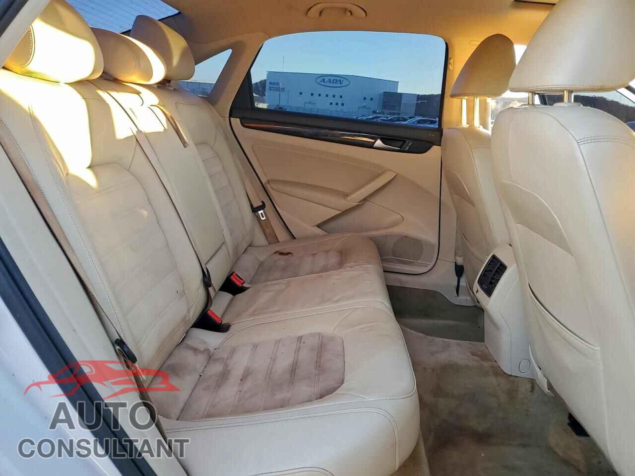 VOLKSWAGEN PASSAT 2014 - 1VWCN7A36EC071237