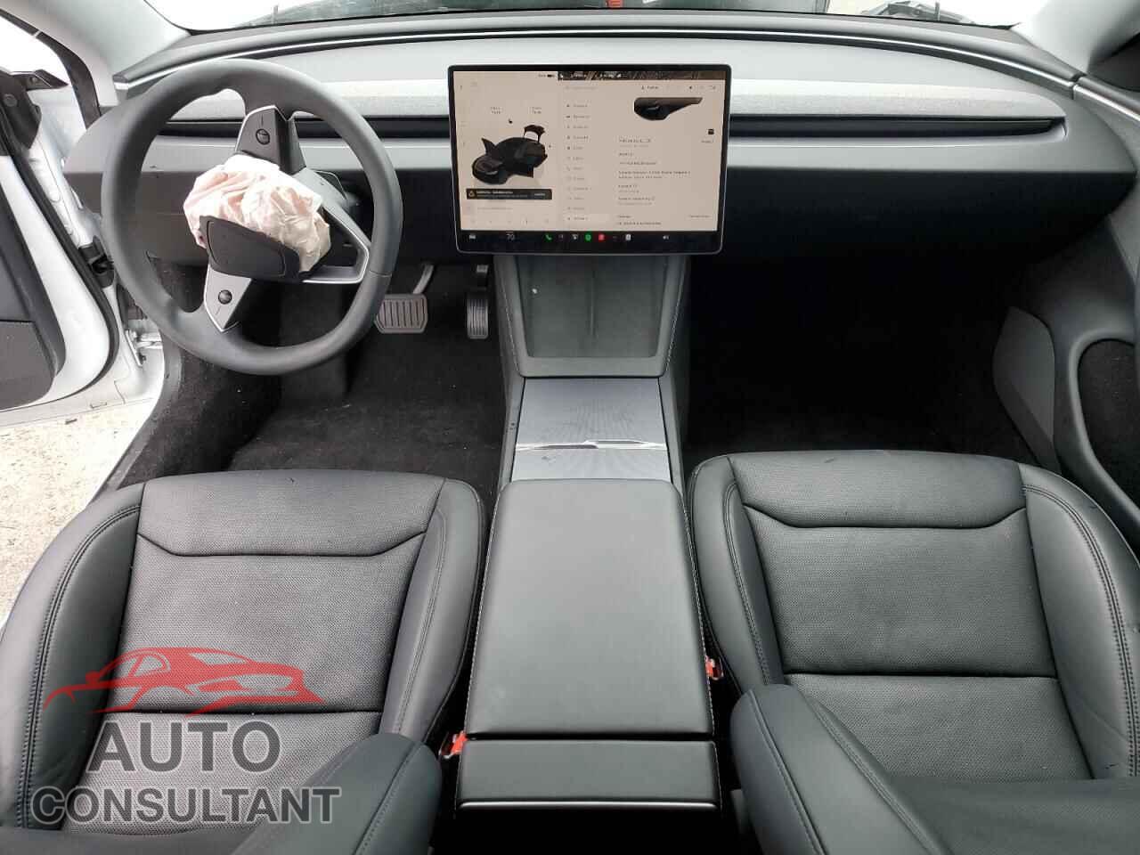 TESLA MODEL 3 2025 - 5YJ3E1EA2SF023046