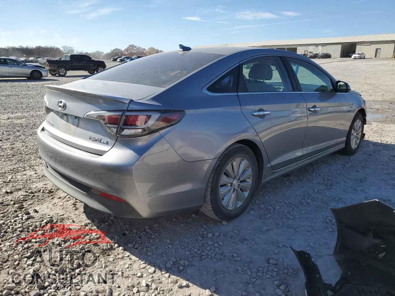 HYUNDAI SONATA 2017 - KMHE24L14HA046895