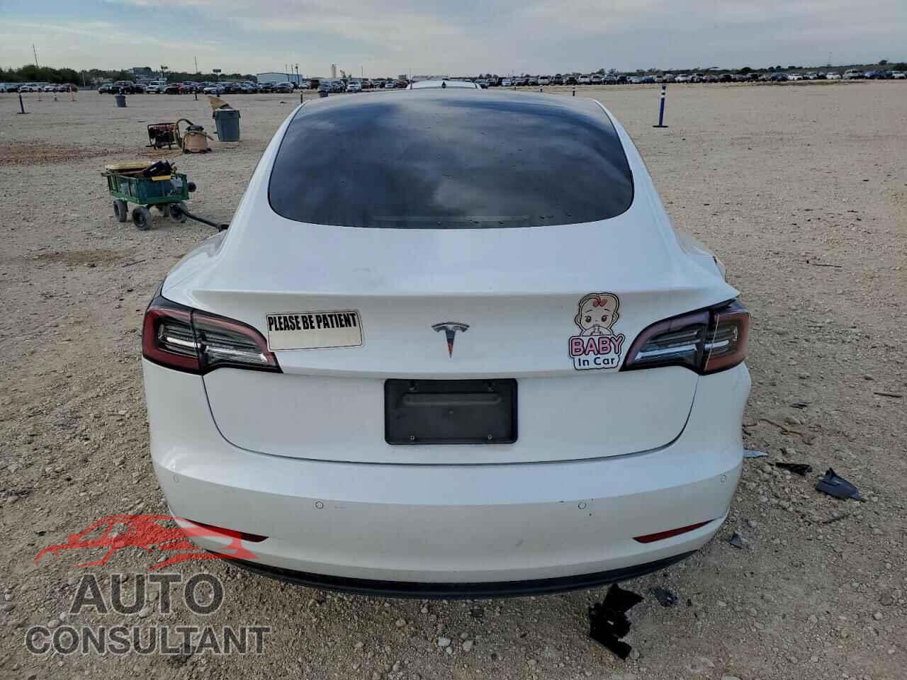 TESLA MODEL 3 2021 - 5YJ3E1EA9MF047296