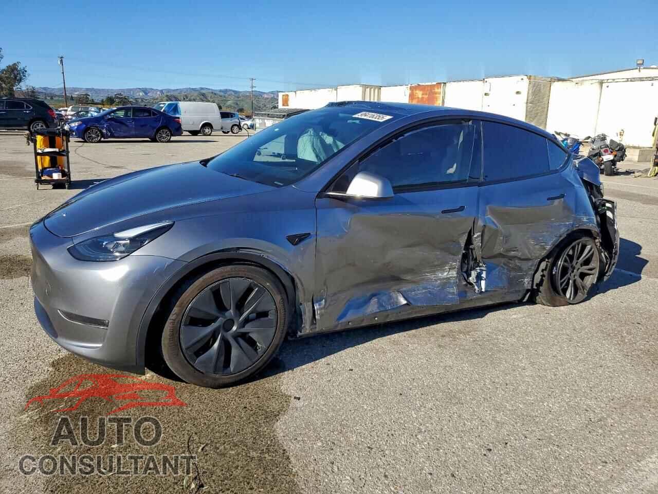 TESLA MODEL Y 2024 - 7SAYGDEE0RF209573