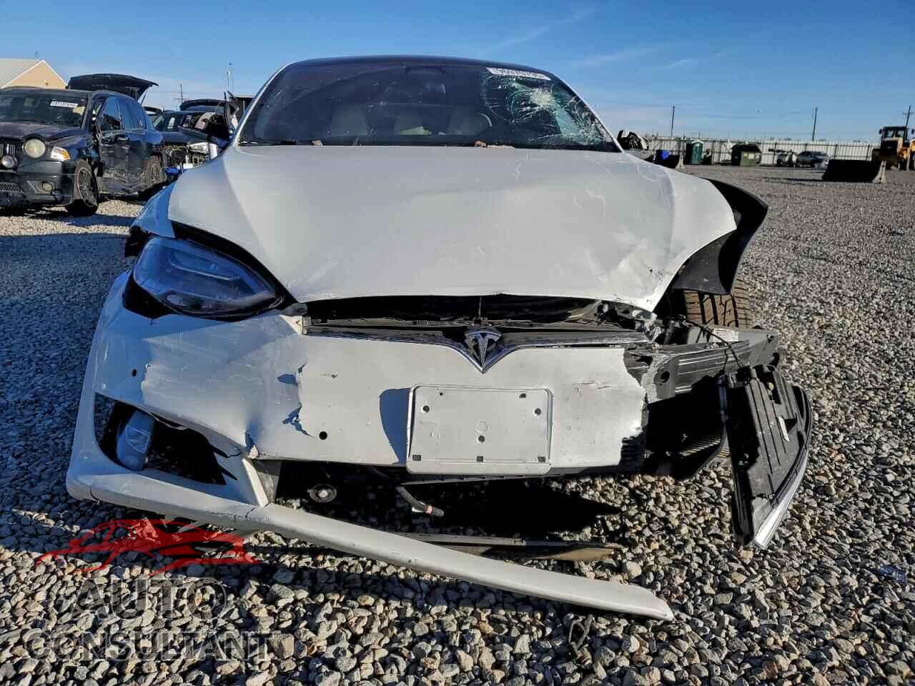 TESLA MODEL S 2018 - 5YJSA1E26JF295517