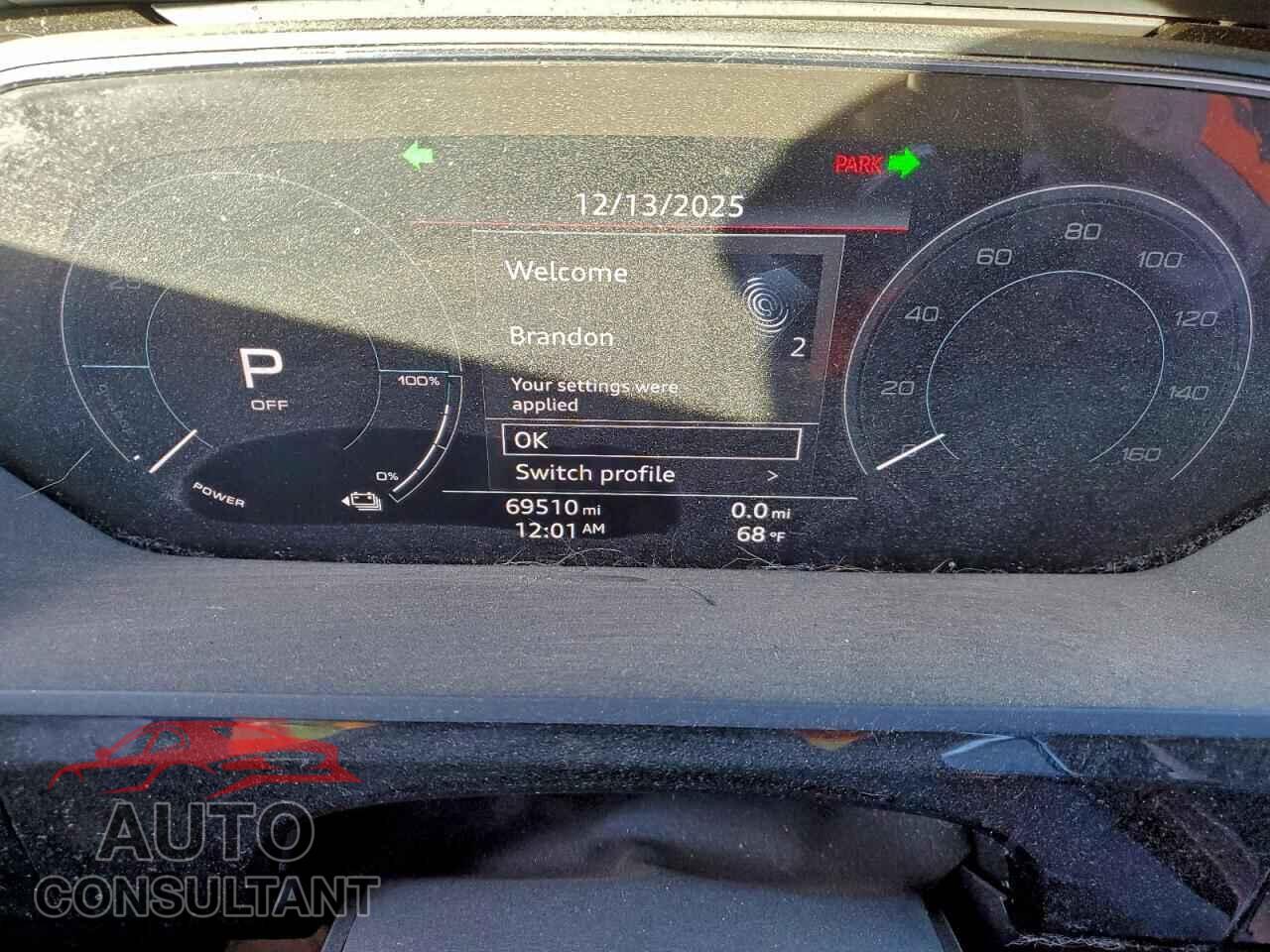 AUDI E-TRON 2019 - WA1LAAGE2KB014503