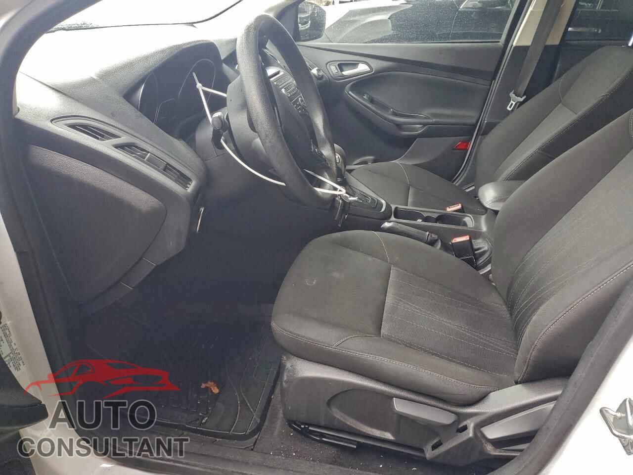 FORD FOCUS 2017 - 1FADP3K27HL268492