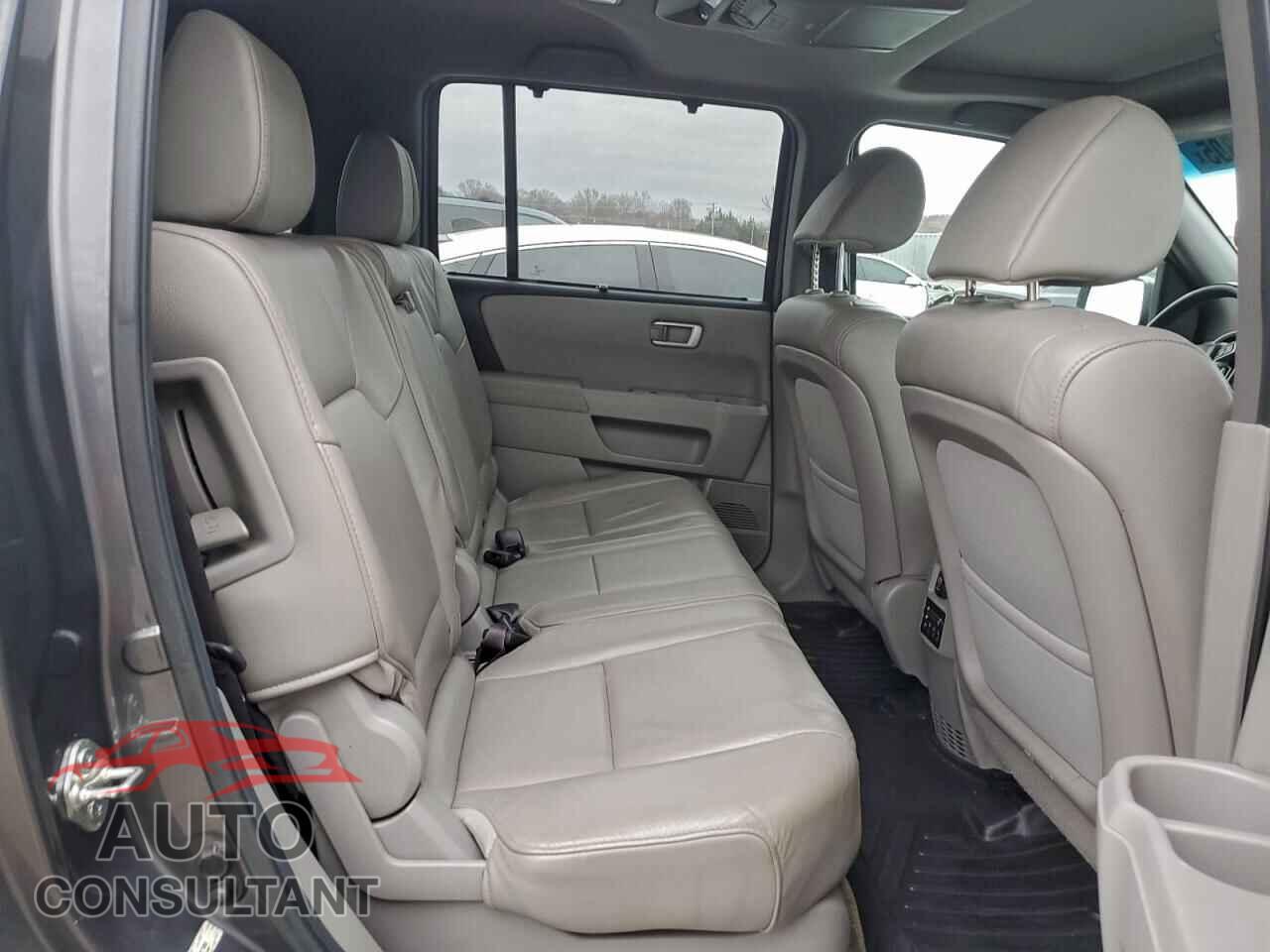 HONDA PILOT 2013 - 5FNYF4H93DB071065