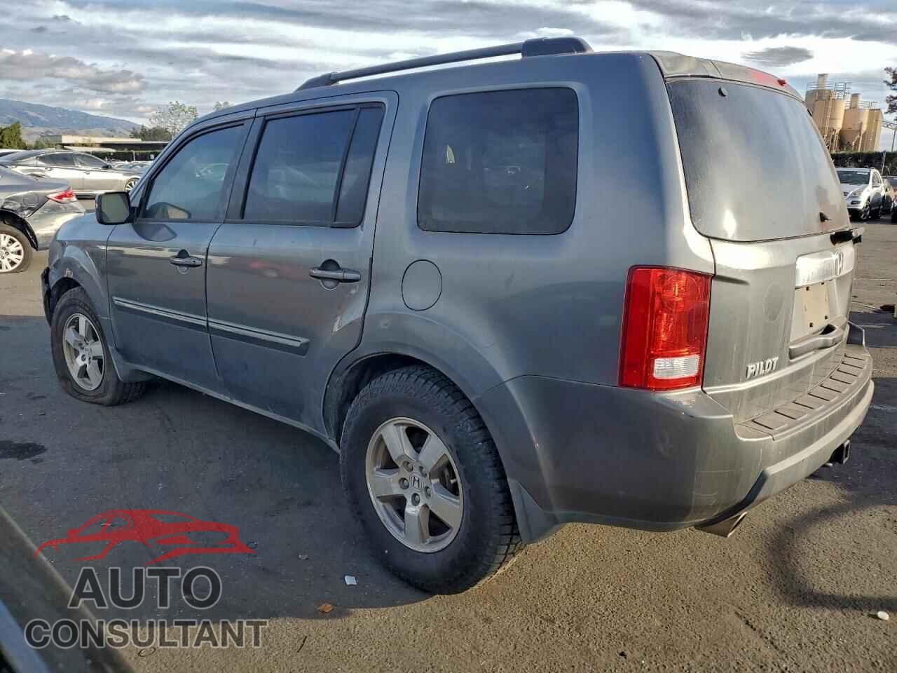HONDA PILOT 2011 - 5FNYF3H52BB035730