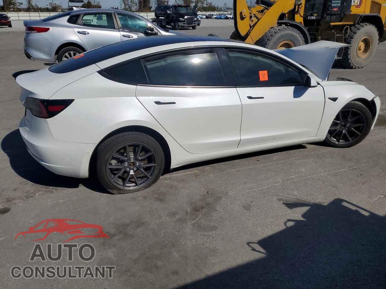 TESLA MODEL 3 2021 - 5YJ3E1EB0MF034123