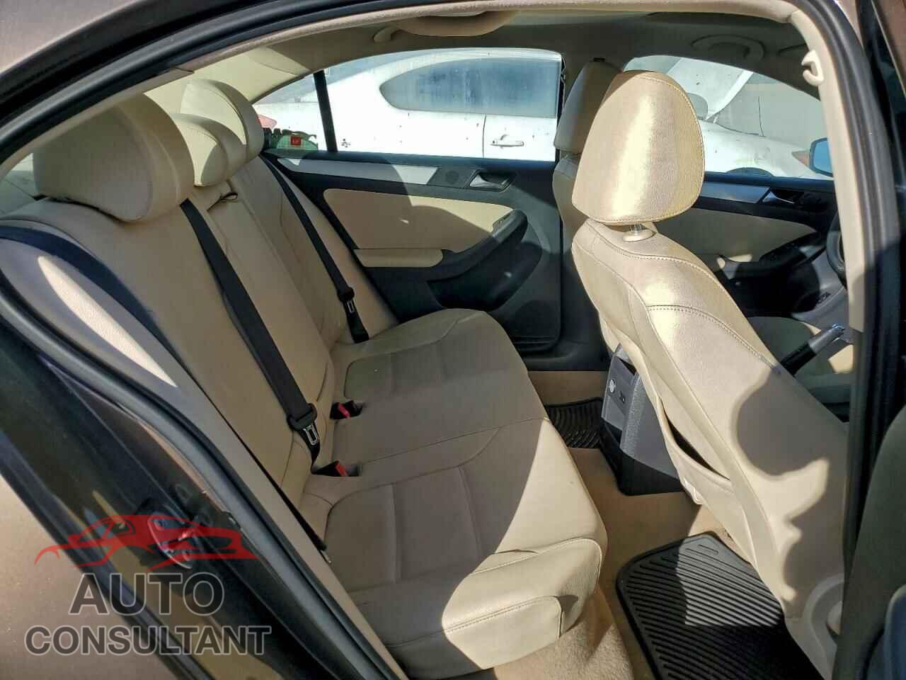 VOLKSWAGEN JETTA 2012 - 3VWLL7AJ2CM317569