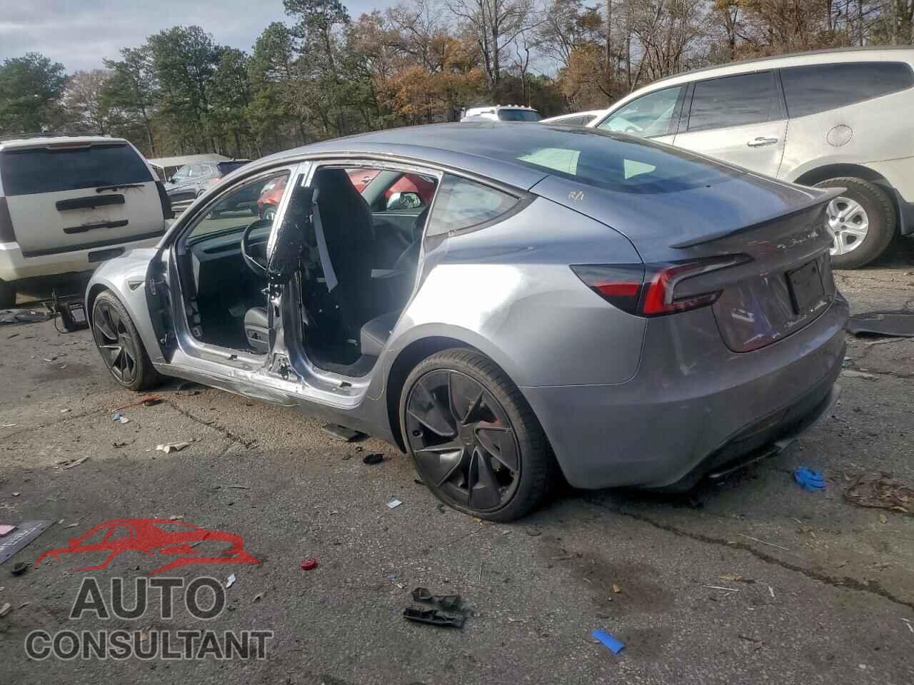 TESLA MODEL 3 2025 - 5YJ3E1ET8SF940512