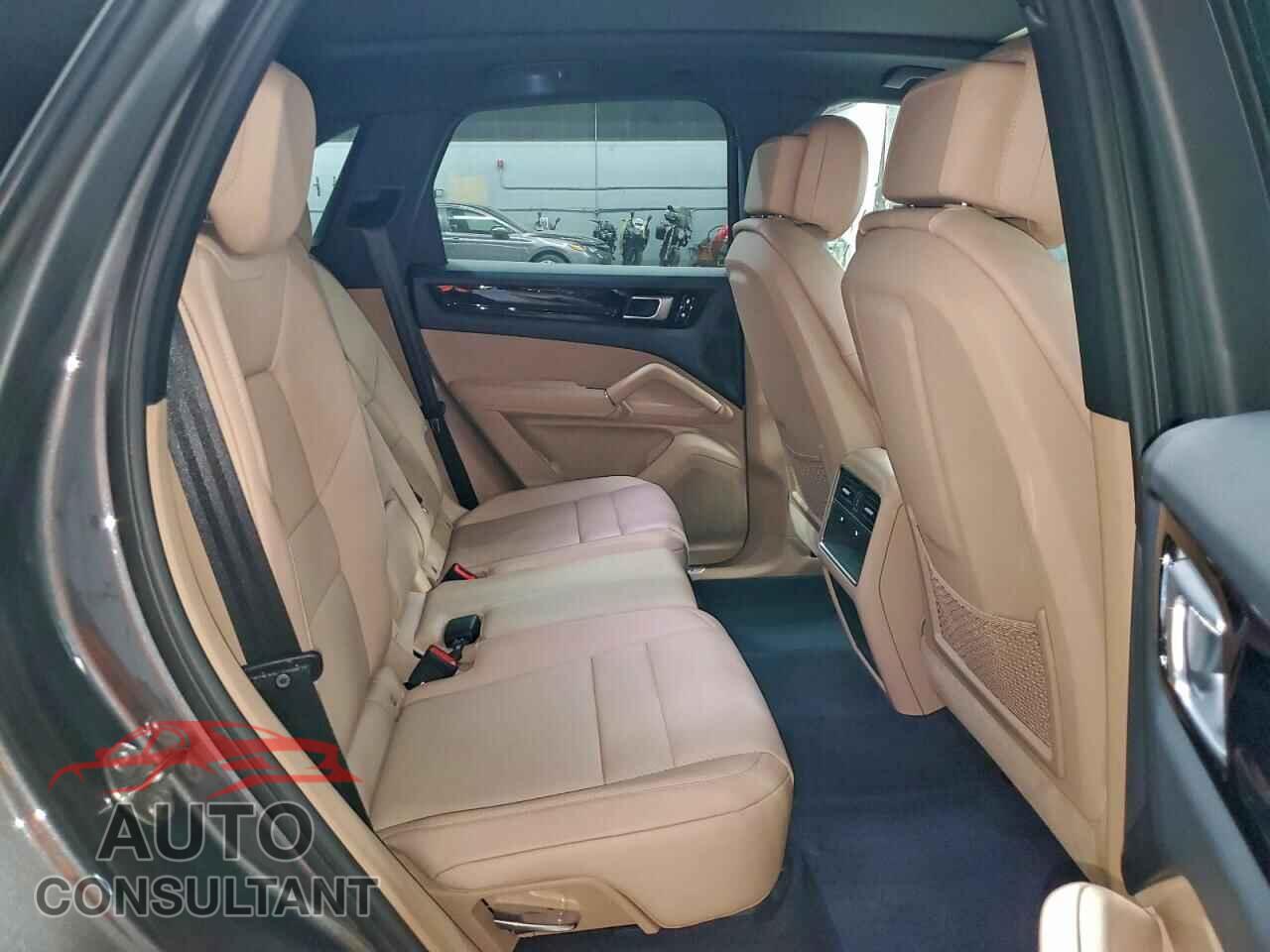 PORSCHE CAYENNE 2019 - WP1AA2AY3KDA14549