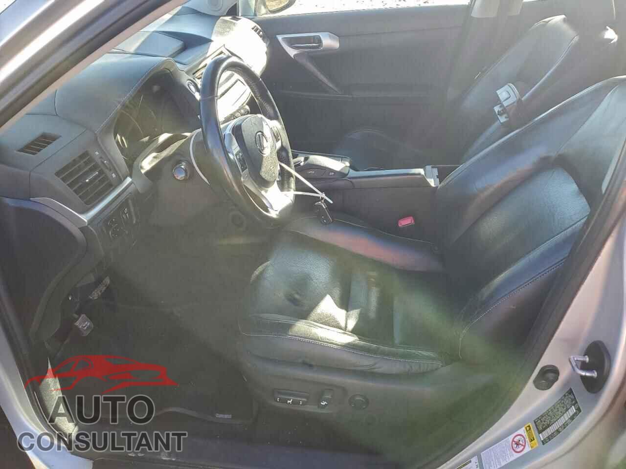 LEXUS CT 200 2011 - JTHKD5BH3B2030130