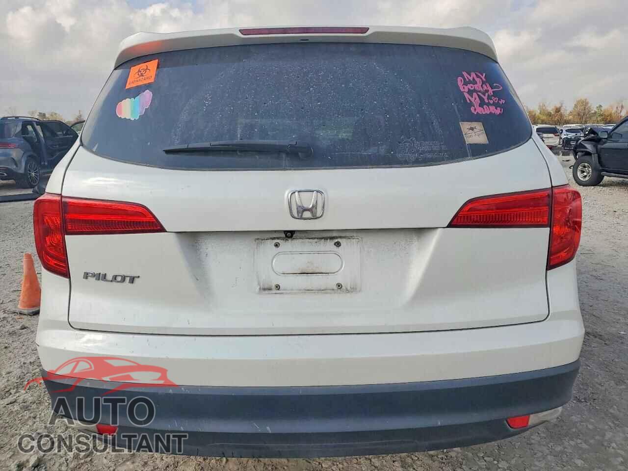 HONDA PILOT 2016 - 5FNYF5H35GB016011