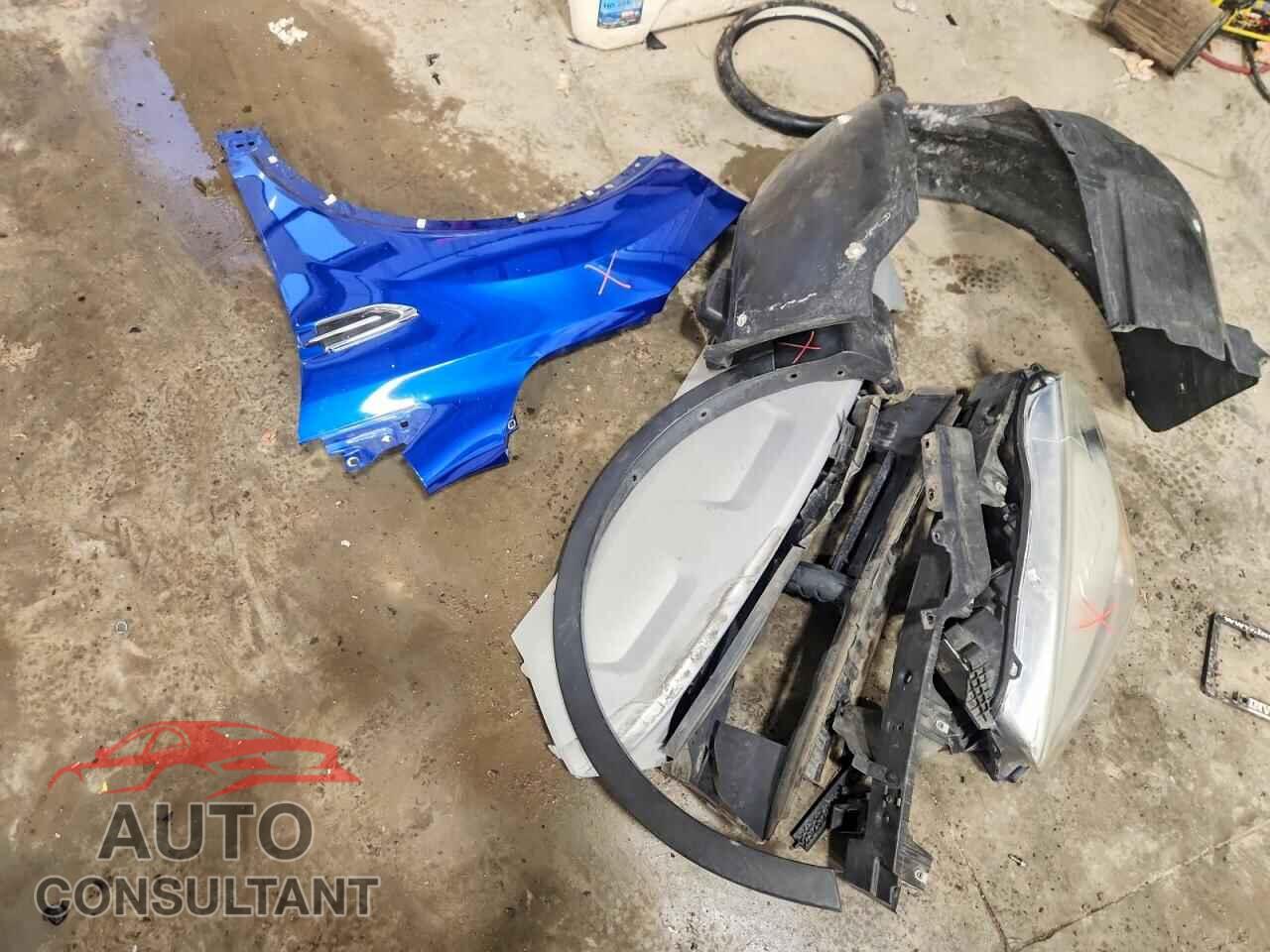 FORD ESCAPE 2017 - 1FMCU0J9XHUE84242