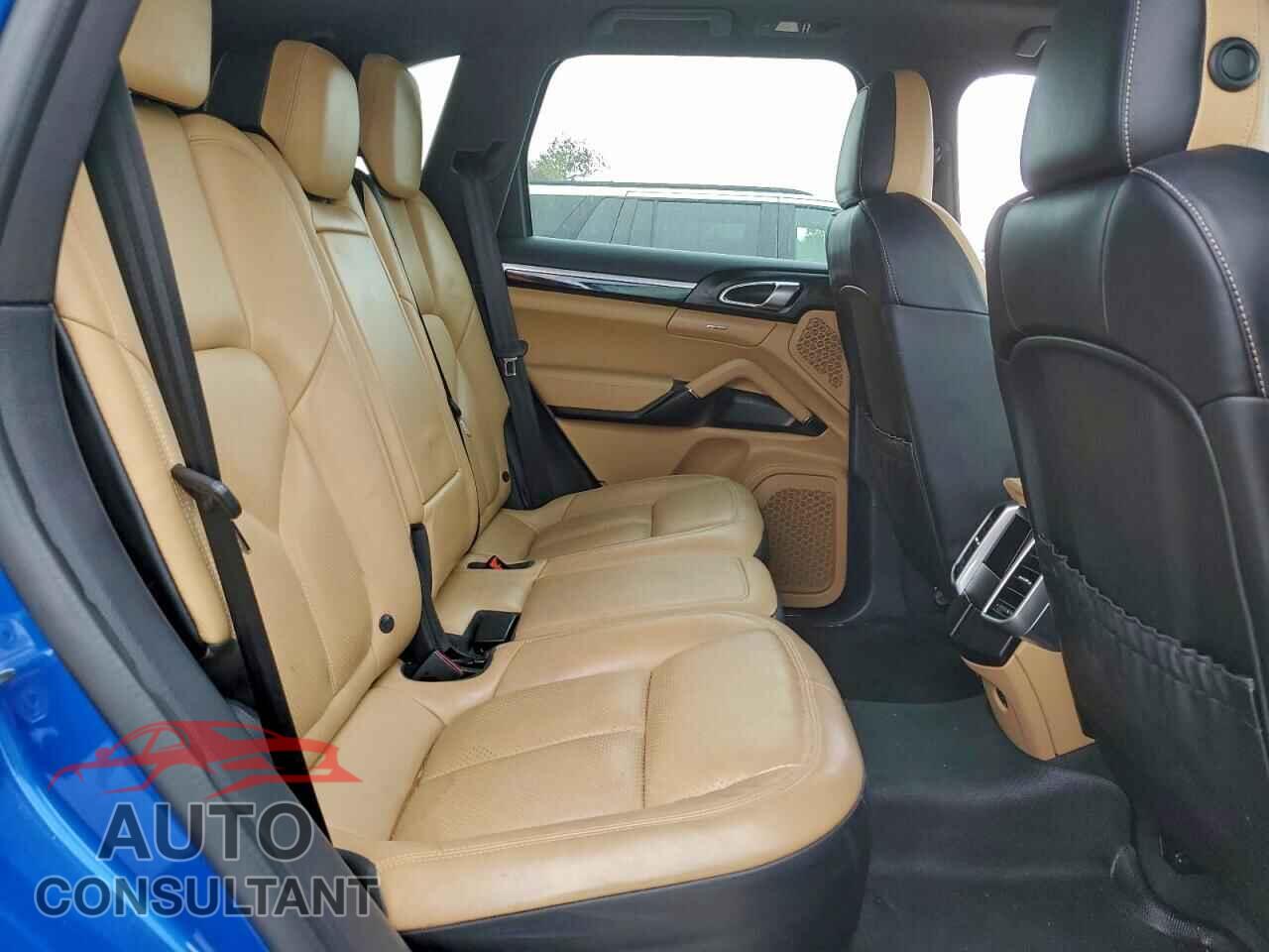 PORSCHE CAYENNE 2017 - WP1AA2A24HKA89826