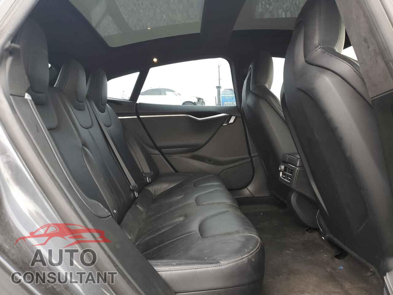 TESLA MODEL S 2015 - 5YJSA1E20FF117416