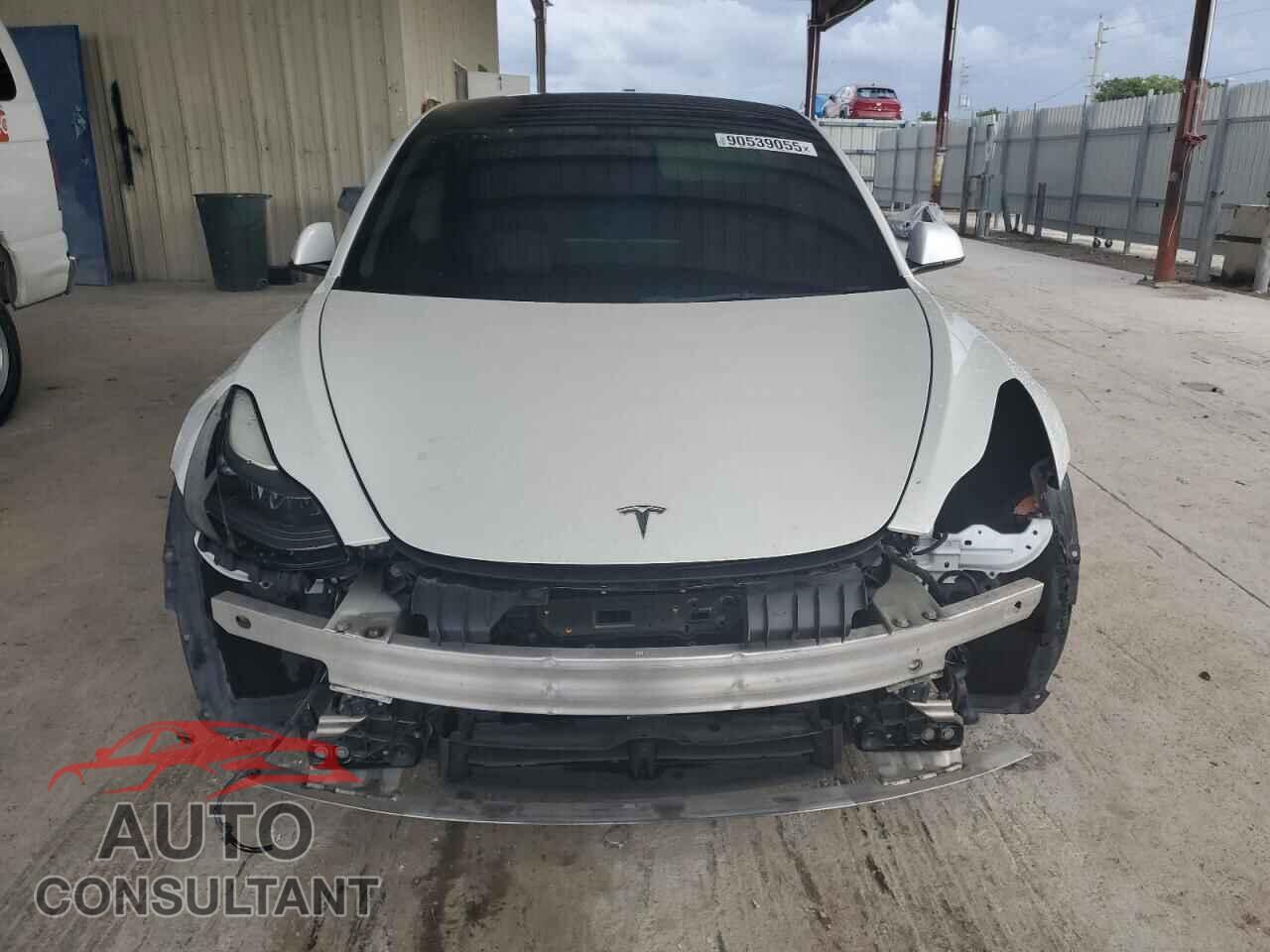 TESLA MODEL 3 2021 - 5YJ3E1EA8MF098417