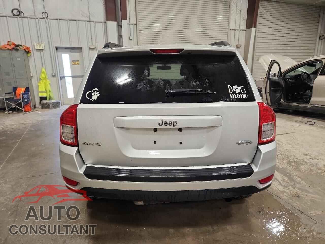 JEEP COMPASS 2011 - 1J4NF1FB9BD281711