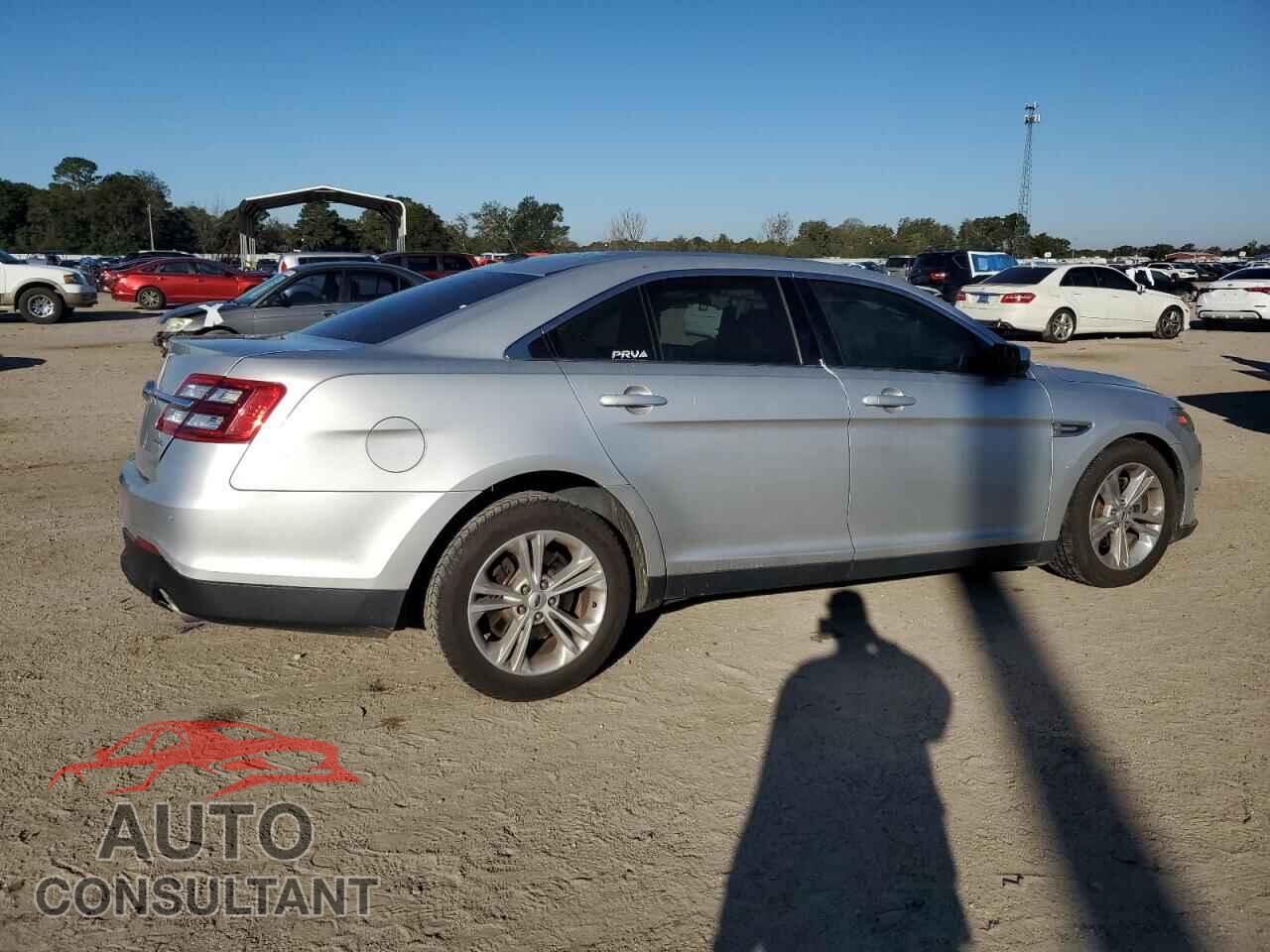 FORD TAURUS 2018 - 1FAHP2E81JG112264