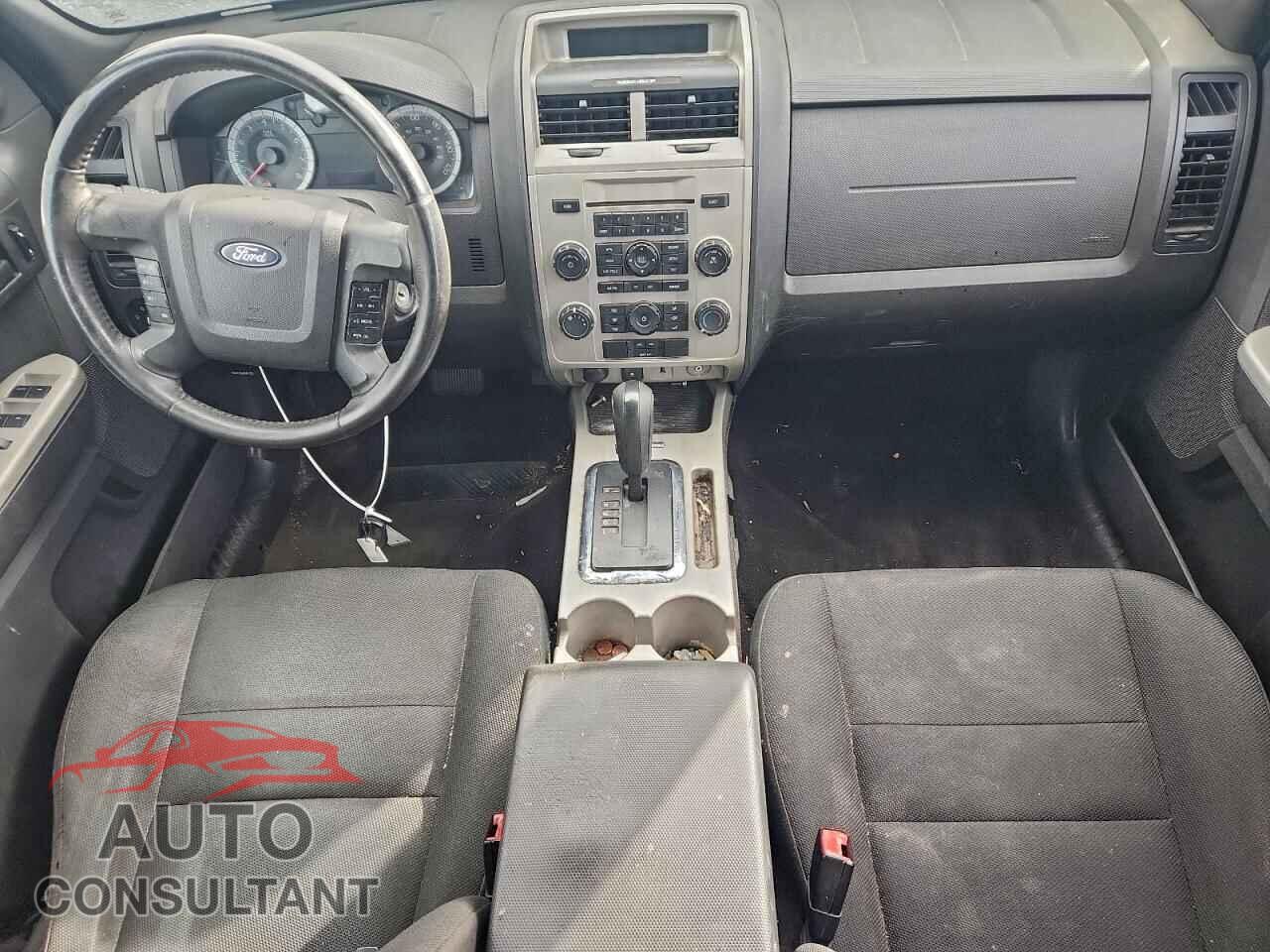 FORD ESCAPE 2010 - 1FMCU0D71AKA03628
