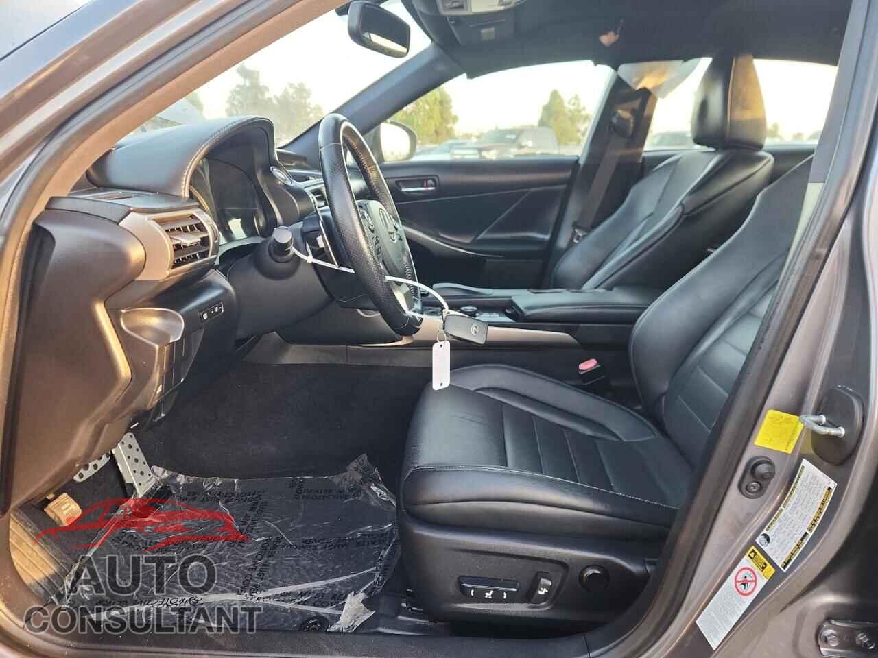 LEXUS IS 2014 - JTHBF1D28E5017131